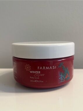 Farmasi Winter Bliss body scrub - limited edition